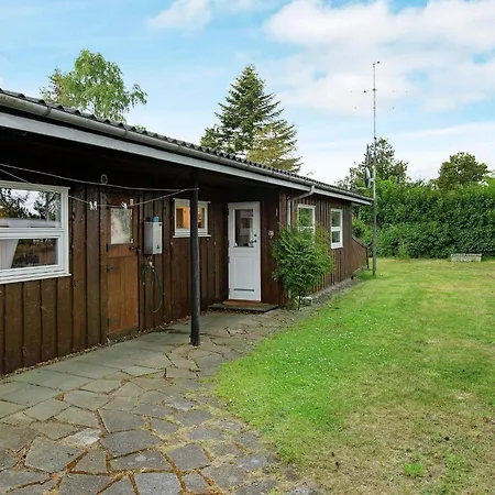 6 Person In Vaeggerlose * Bøtø By