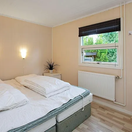 6 Person In Vaeggerlose Bøtø By