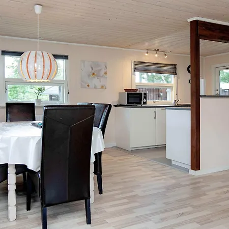 Feriehus 6 Person In Vaeggerlose Bøtø By